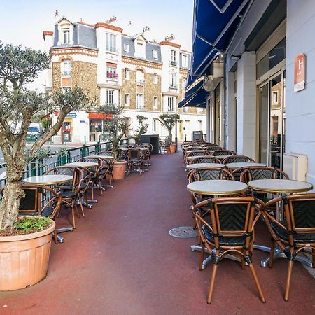Le Theatre Hotel Suresnes Exterior photo
