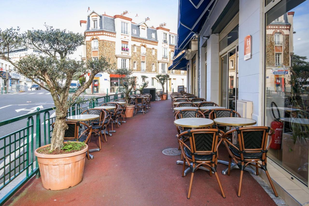 Le Theatre Hotel Suresnes Exterior photo